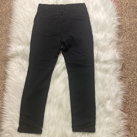 NYDJ Skinny Ankle Pull-On Jeans
With Sideseam Slit, Size 6 petite - Picture 7 of 8